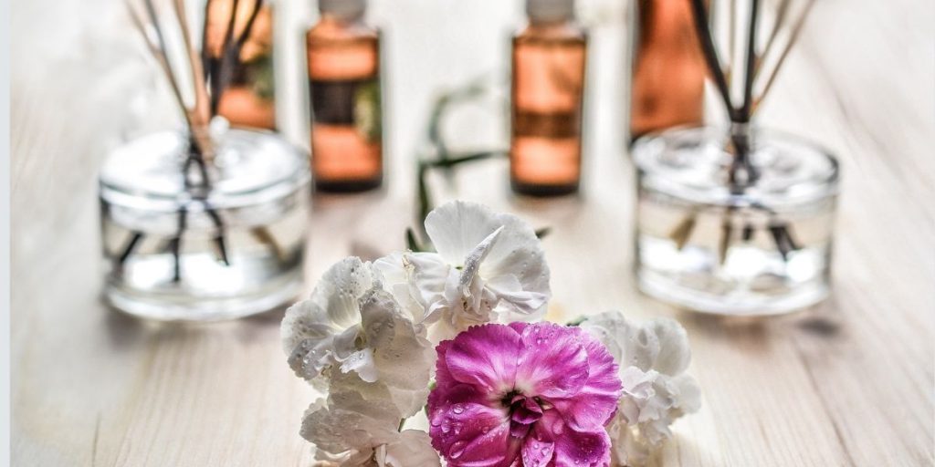 Essential-oils-for-home-well-being